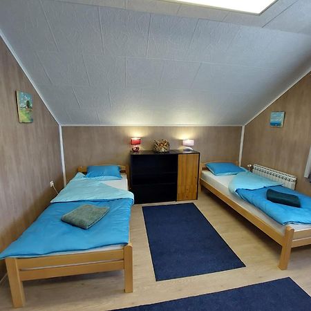 Hostel Suzzzy Novska المظهر الخارجي الصورة