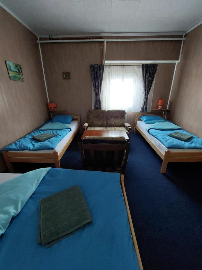 Hostel Suzzzy Novska المظهر الخارجي الصورة