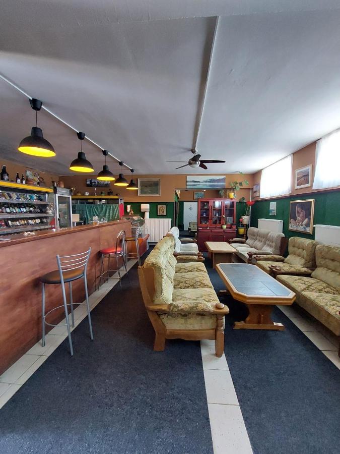 Hostel Suzzzy Novska المظهر الخارجي الصورة