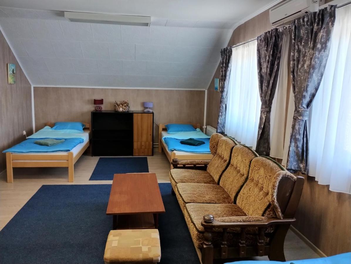 Hostel Suzzzy Novska المظهر الخارجي الصورة